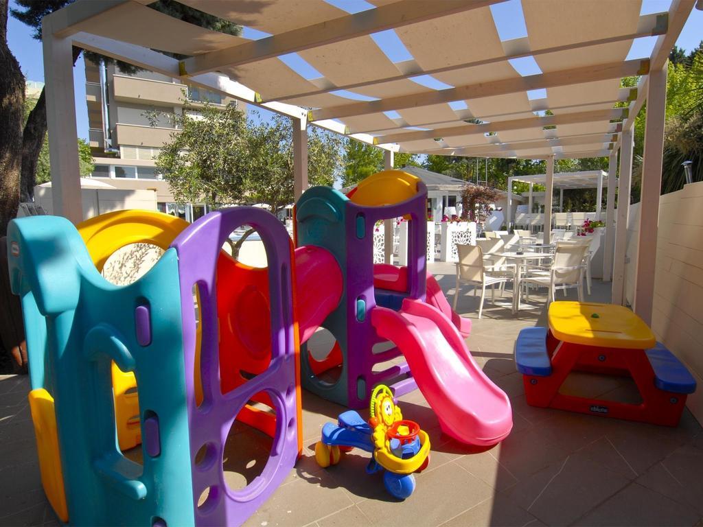 Hotel Pacific Cattolica Kültér fotó
