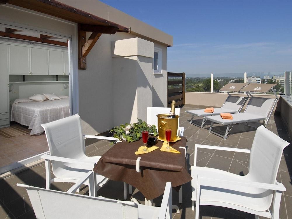 Hotel Pacific Cattolica Kültér fotó