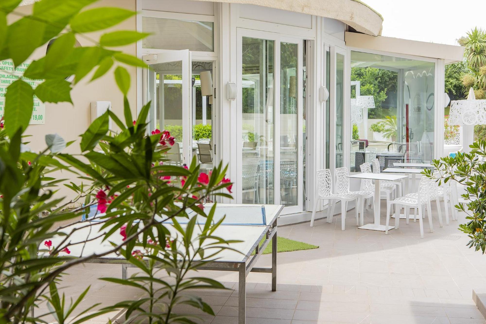 Hotel Pacific Cattolica Kültér fotó
