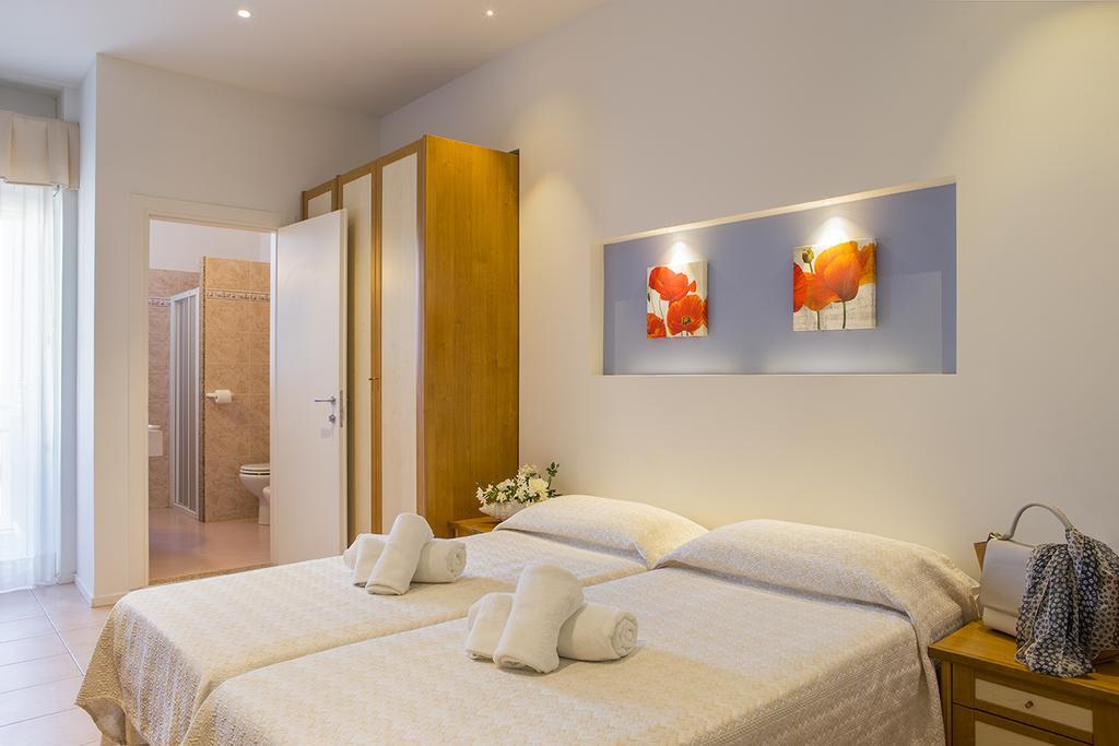 Hotel Pacific Cattolica Kültér fotó