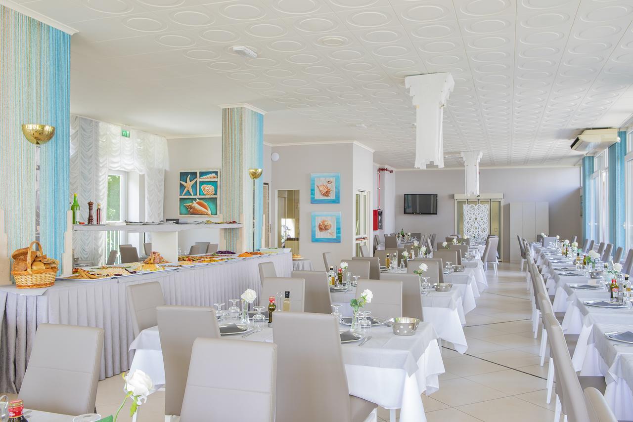 Hotel Pacific Cattolica Kültér fotó