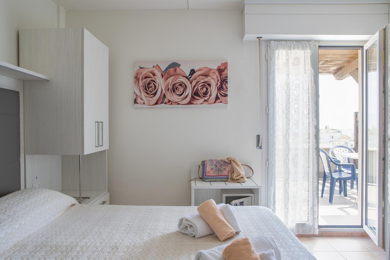 Hotel Pacific Cattolica Kültér fotó