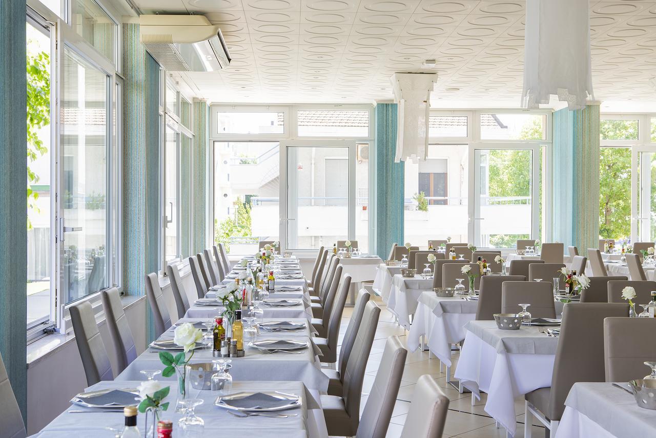 Hotel Pacific Cattolica Kültér fotó